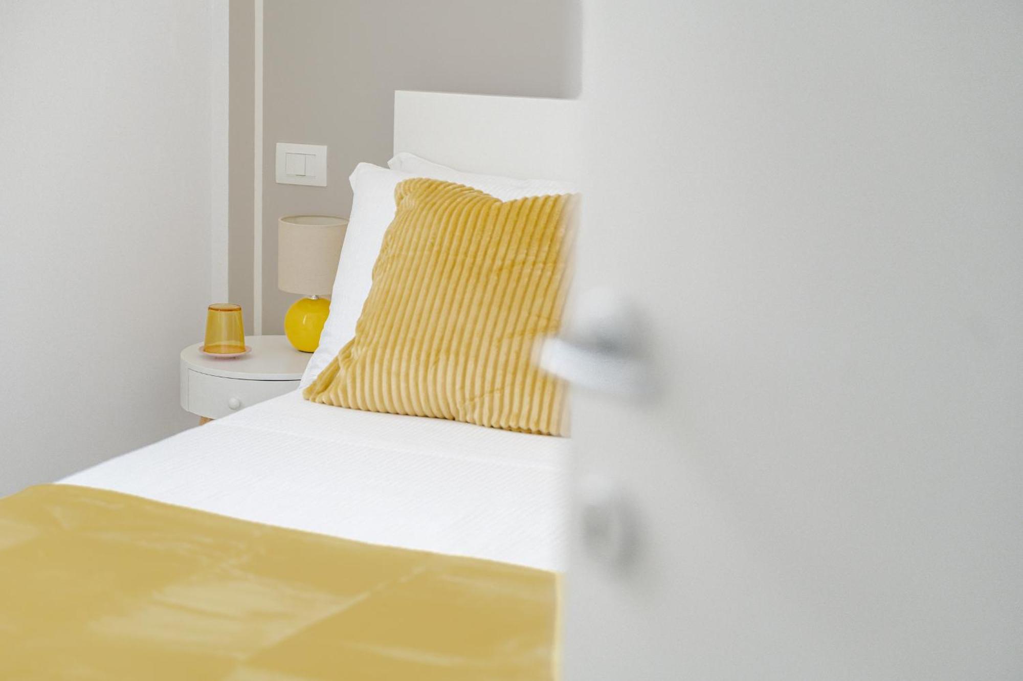 Via Ponte Alle Mosse, 19 - Florence Charming Apartments - A Chic, Newly Renovated Apartment Near Tram Leopolda, A Few Min From Downtown מראה חיצוני תמונה
